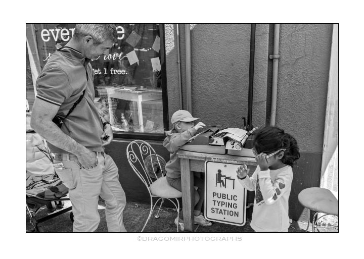 PUBLIC TYPING STATION 