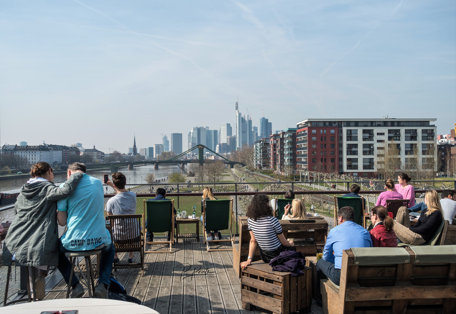 Public viewing Foto & Bild streetfotografie mit menschen, street