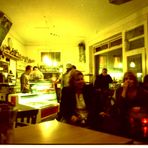 Publikum im Cafe Olé HH Ottensen bei Coffee with Amelie