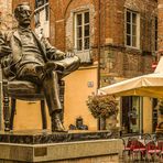 PUCCINI-DENKMAL IN LUCCA