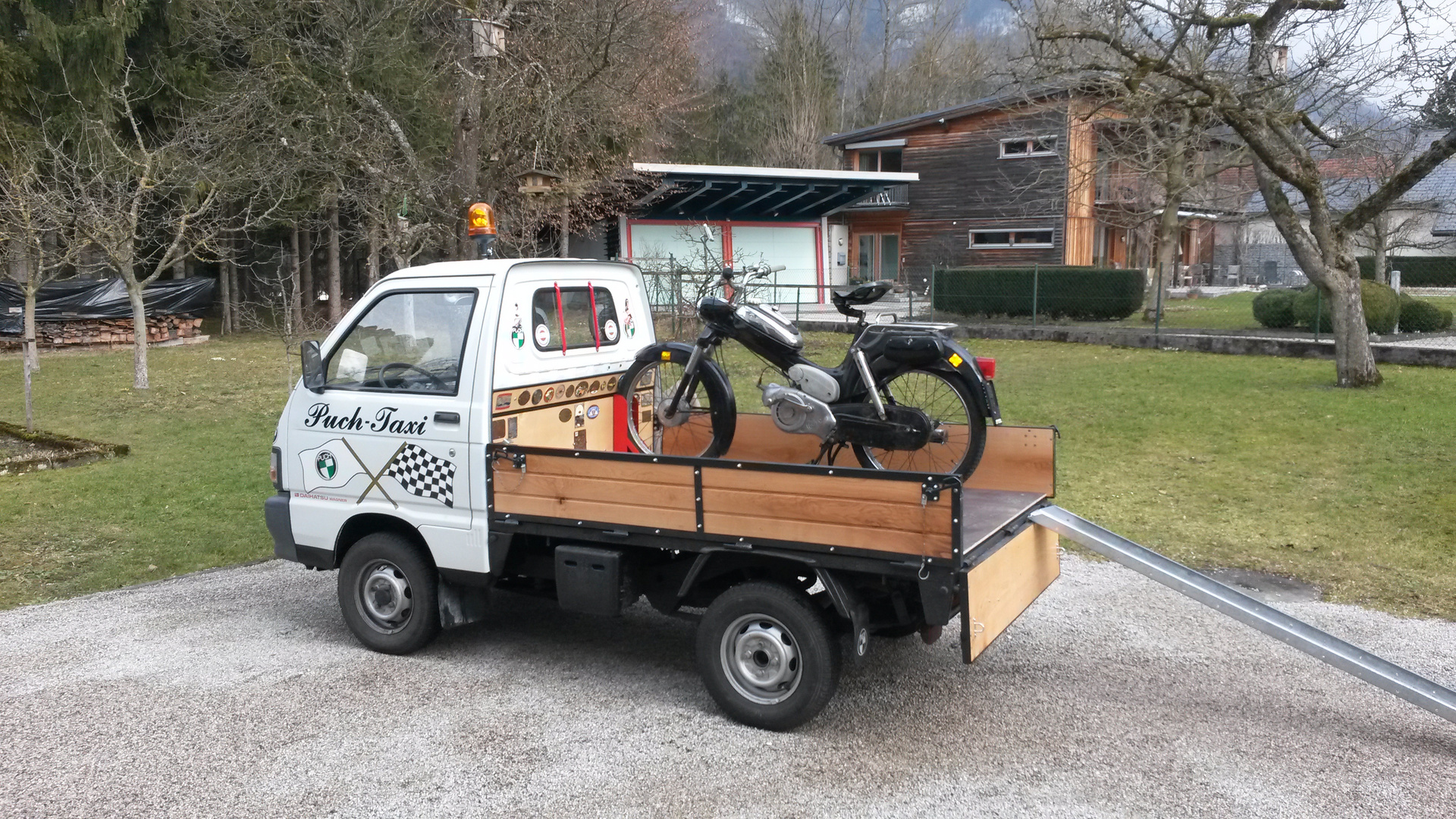 Puch Taxi der Puch Freunde Steyrtal mit Moperl