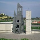 Puderdose, Hohler Zahn und Lippenstift - Gedächtniskirche im Legoland Sierksdorf -