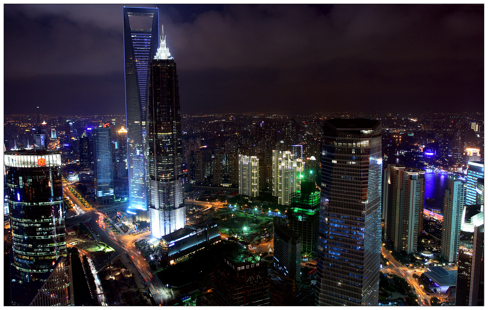 Pudong - Growing Day and Night, Shanghai 2009