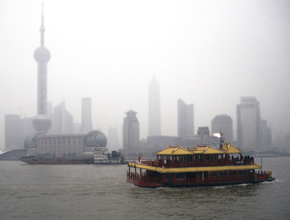 Pudong im Nebel