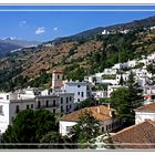Pueblecito de montaña de casas blancas (Las Alpujarras, Granada)