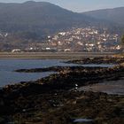 Pueblito en la Ría de Pontevedra con la marea baja.