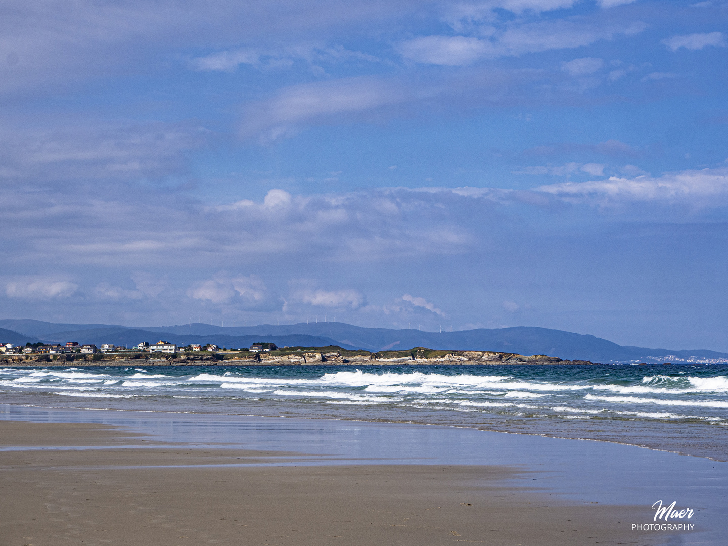 Pueblo de Rinlo, desde La Playa de Las Catedrales.