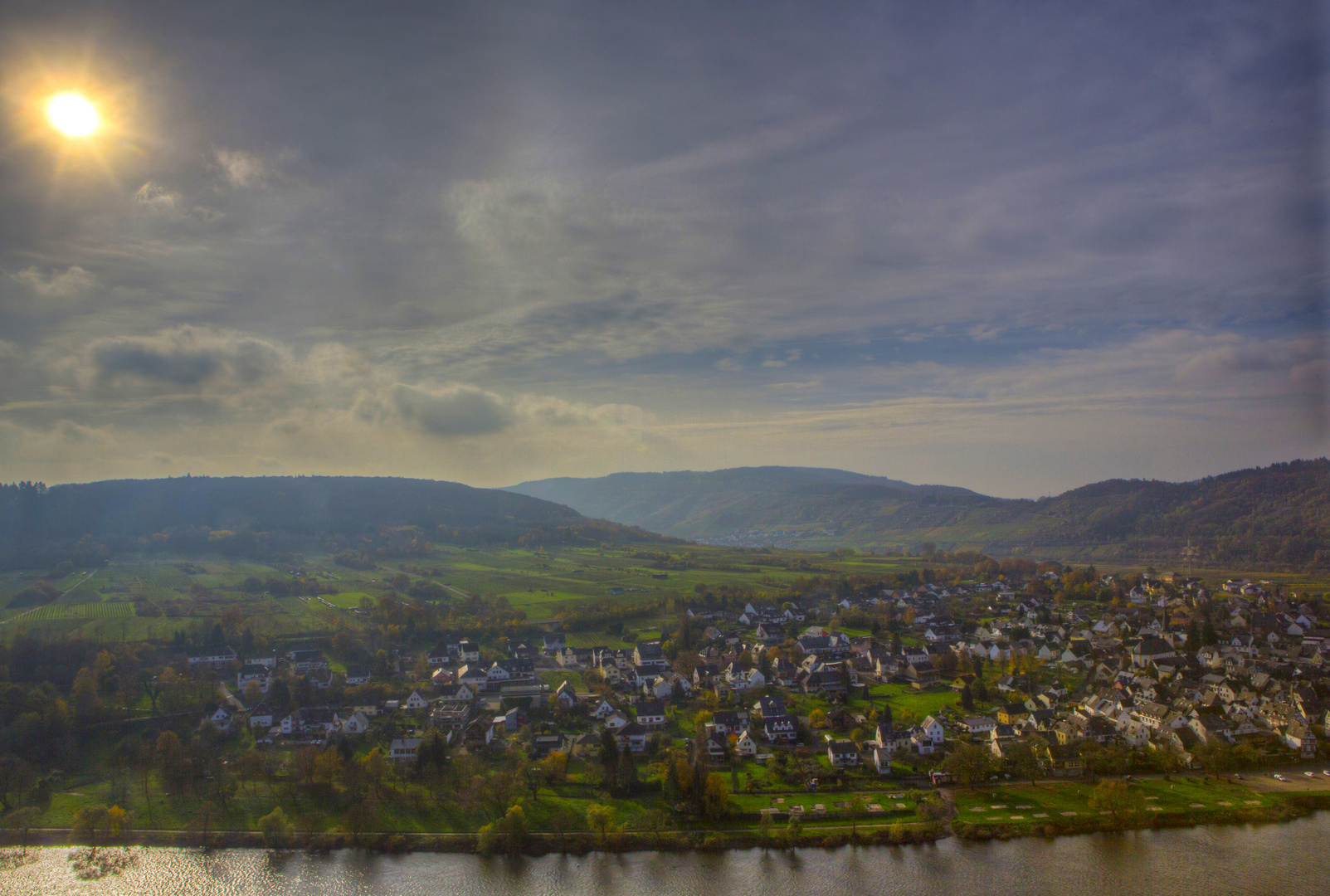 Pünderich im Herbst