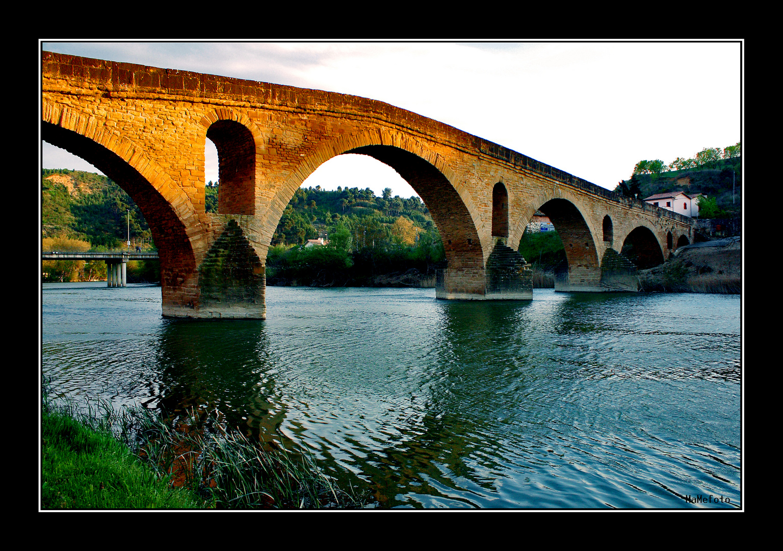 Puente al atardecer