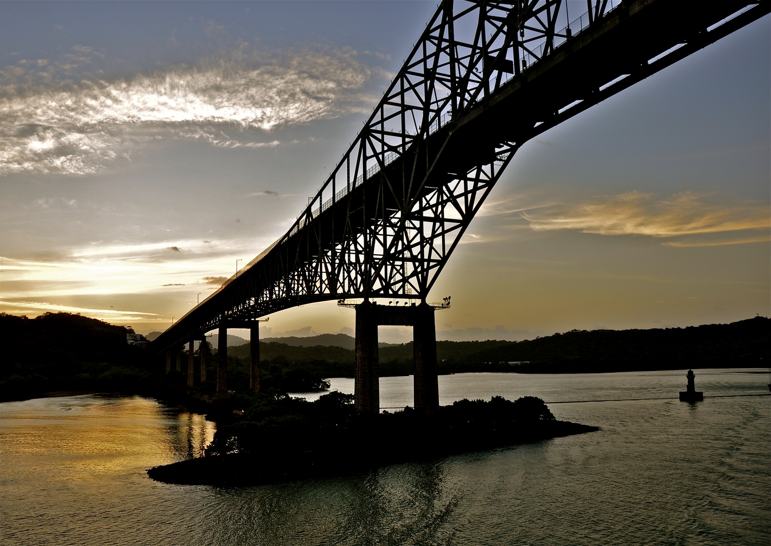 Puente Centenario