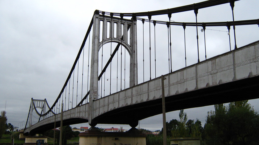 puente colgante argentina necochea