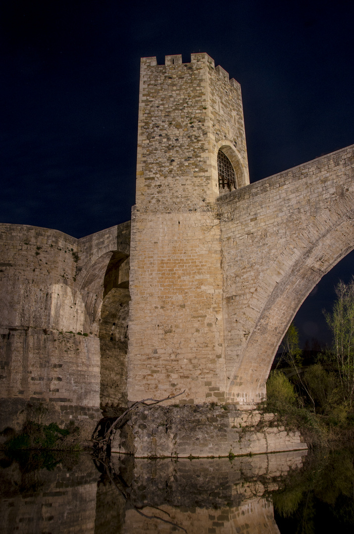 Puente de Besalú Torre