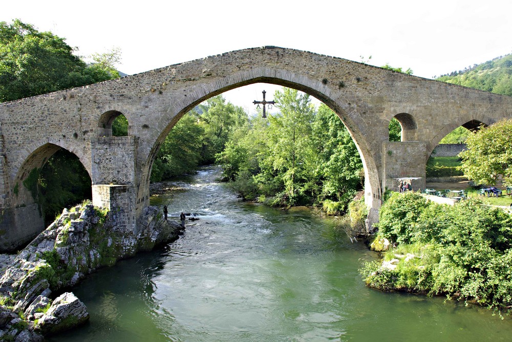 PUENTE DE CANGAS DE ONÍS