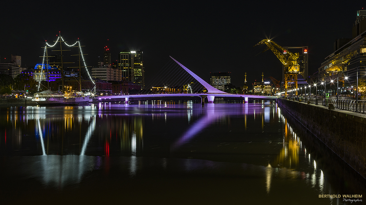 Puente de la Mujar (Buenos Aires)  bei Nacht