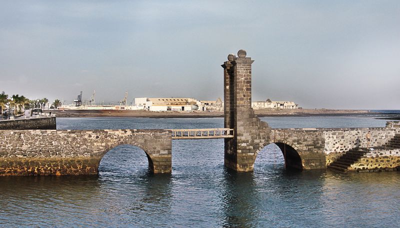 PUENTE DE LAS BOLAS (LANZAROTE)