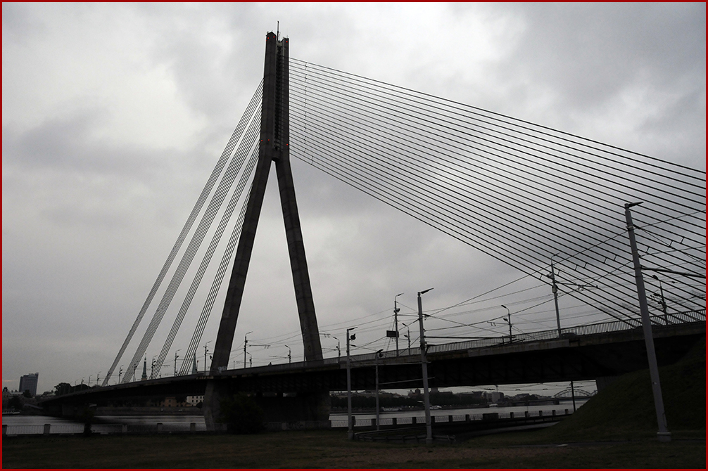 Puente de los cables-Riga