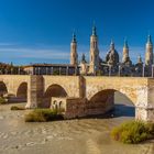 puente de piedra y basílica del Pilar