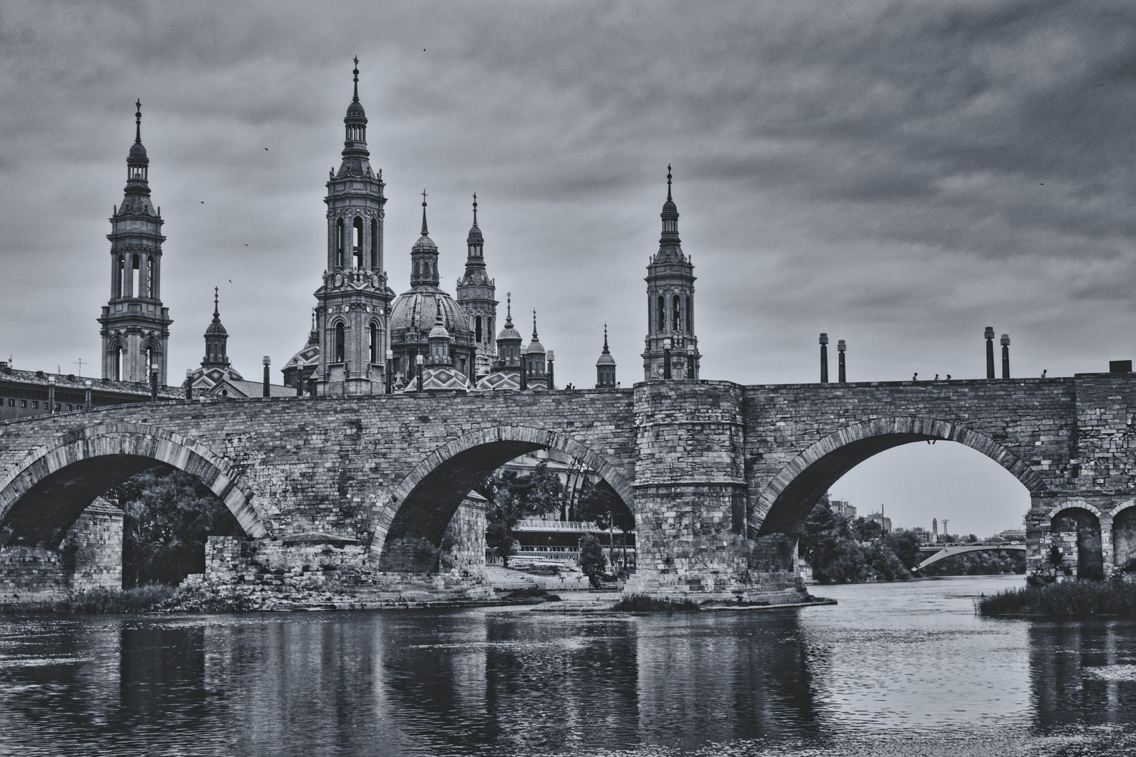 Puente de Piedra y Pilar de Zaragoza