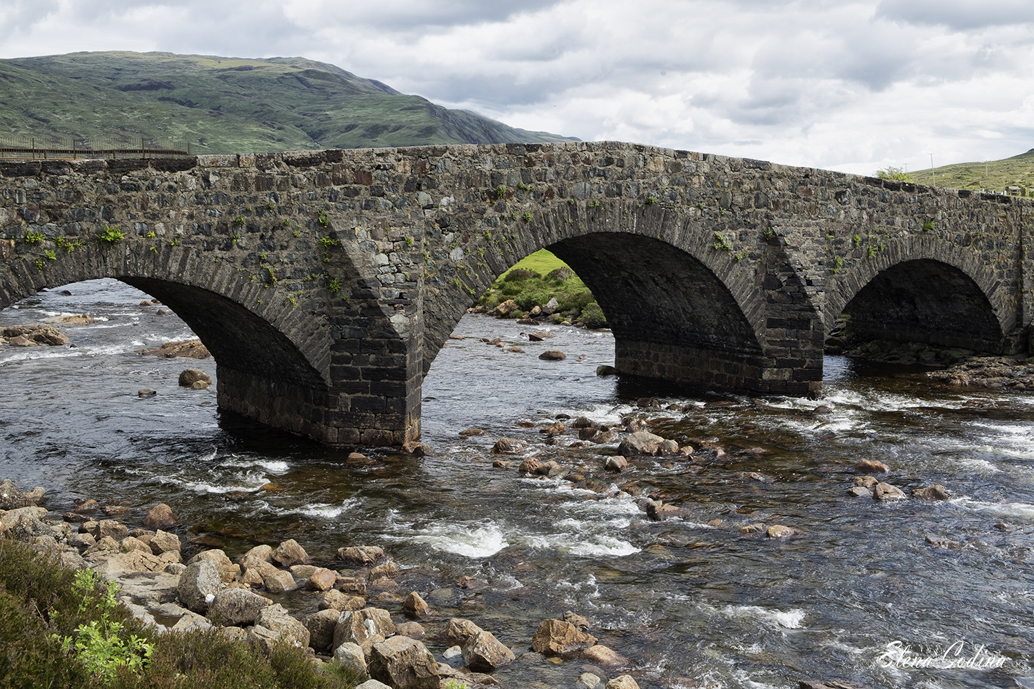 Puente del Rio Sligaghan -Escocia