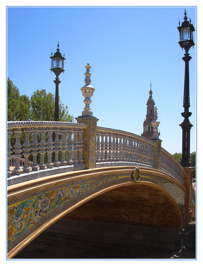 Puente en la Plaza de Espana