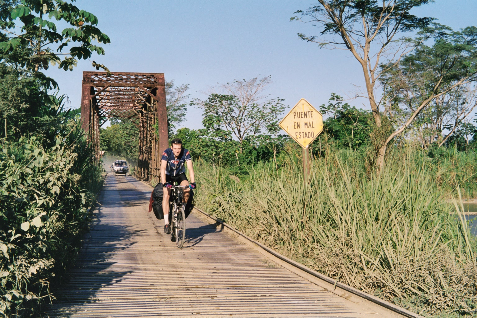 Puente en mal estado - who cares!