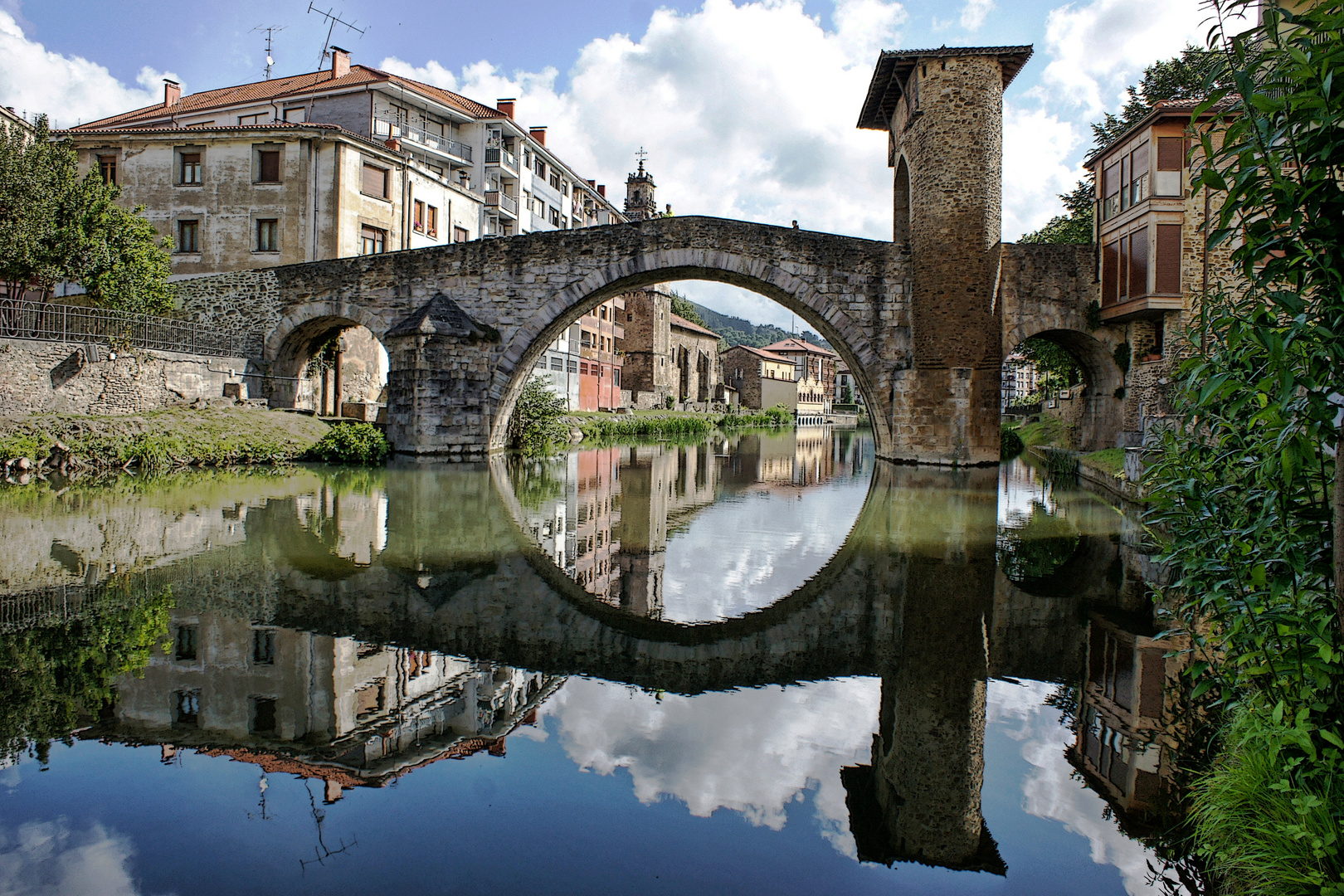 PUENTE MEDIEVAL DE BALMASEDA. Dedicada a ADRIANA PRIETO.