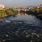 Puente medieval en Orense- Rio Miño.