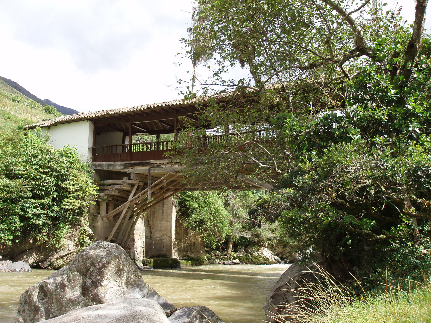 PUENTE REAL CHITAGÁ COLOMBIA