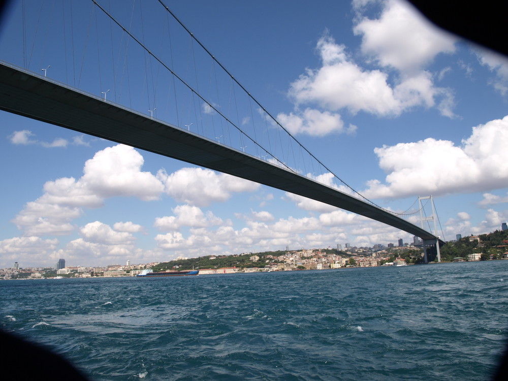 puente sobre el Bosforo