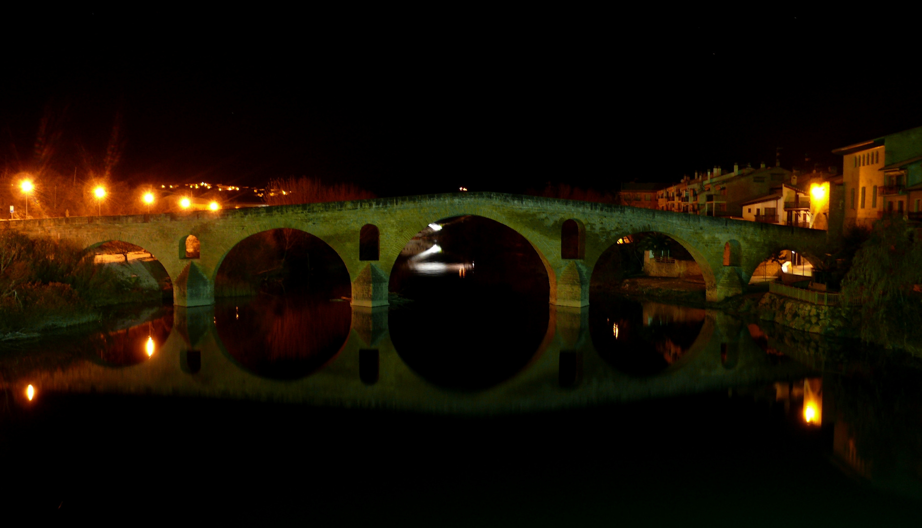 Puente sobre el río Arga