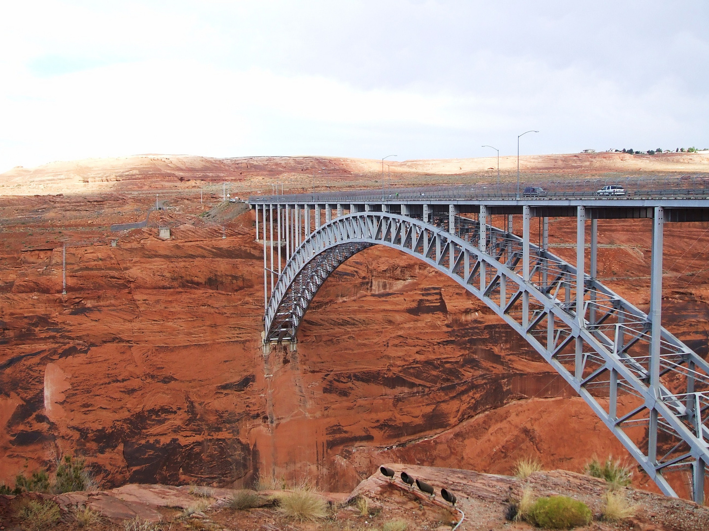 Puente sobre el rio Colorado, presa Glen Canyon USA