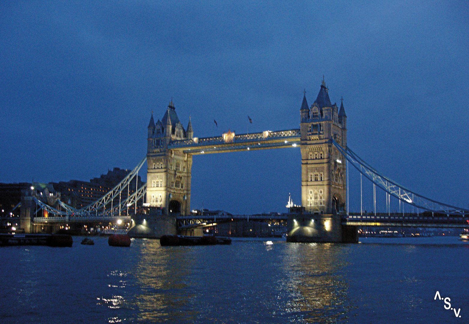 PUENTE SOBRE EL TAMESIS