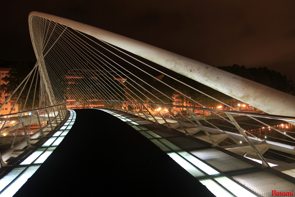 Puente sobre La ria de Bilbao