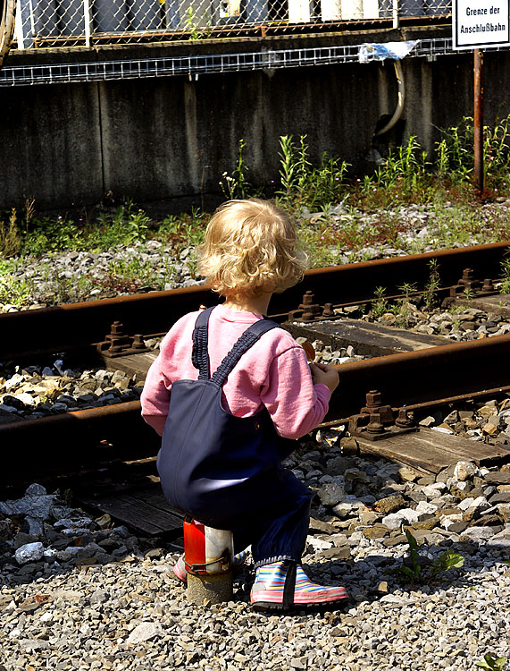 Püppi auf der Grenze der Anschlußbahn