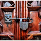 Puerta claustro catedral