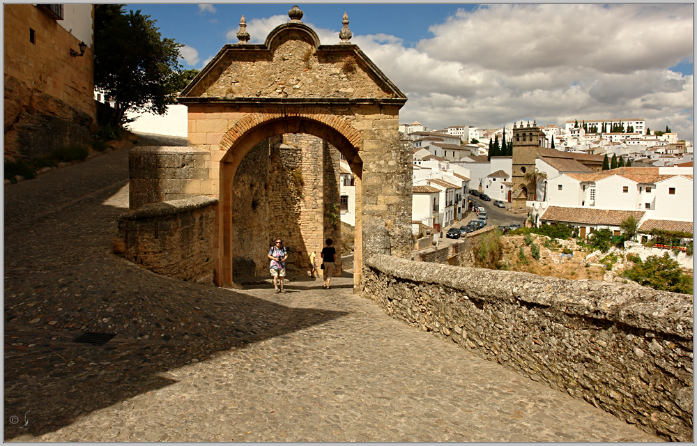 Puerta de Felipe V...