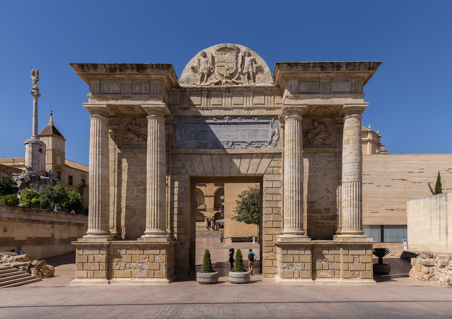 Puerta del Puente in Cordoba