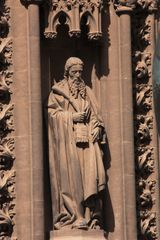 puerta gótica catedral