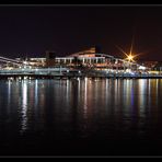 puerto de barcelona de noche