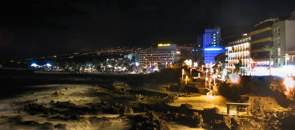 Puerto de la Cruz bei Nacht