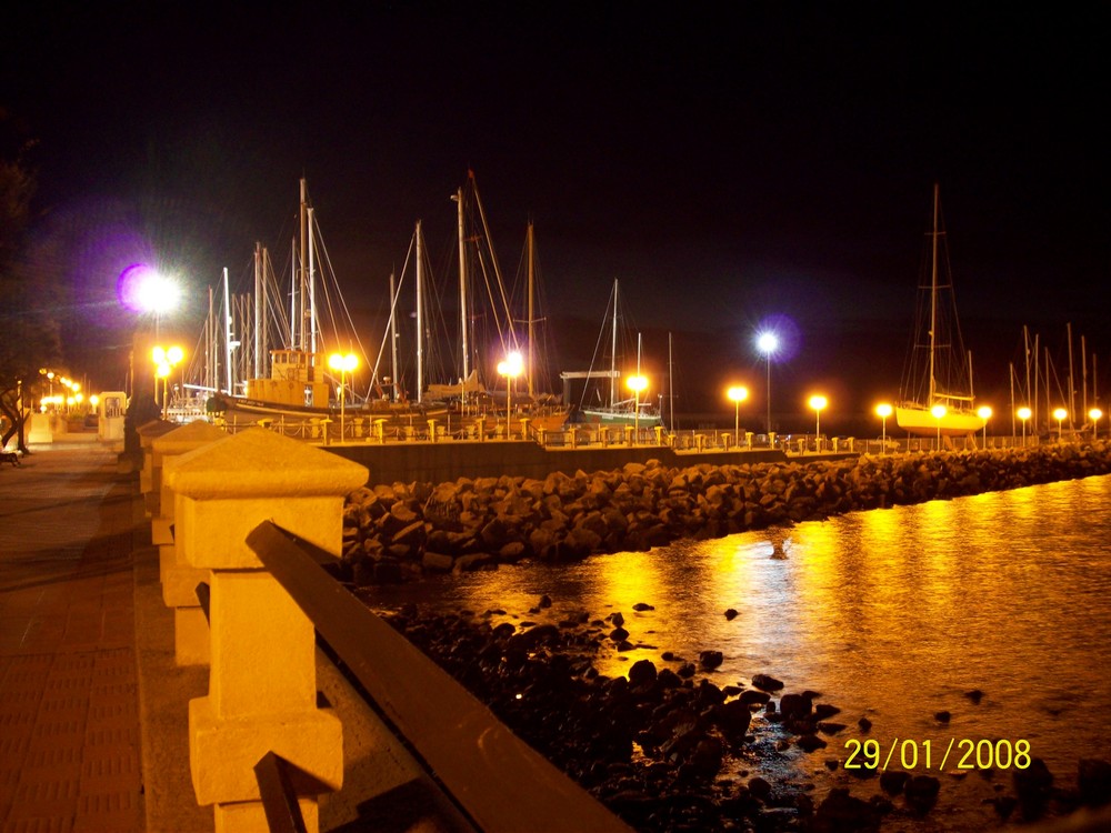 Puerto de noche