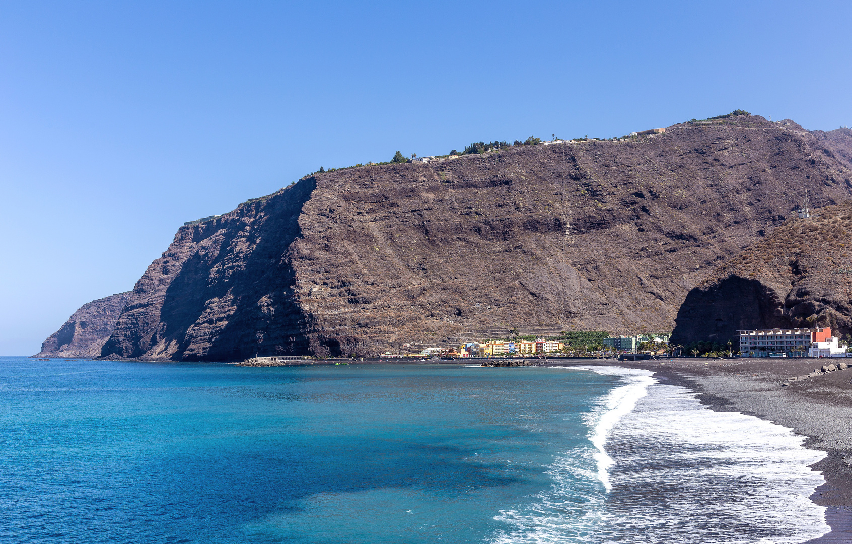 Puerto de Tazacorte vor der Steilwand am Ende der Angustias Schlucht  