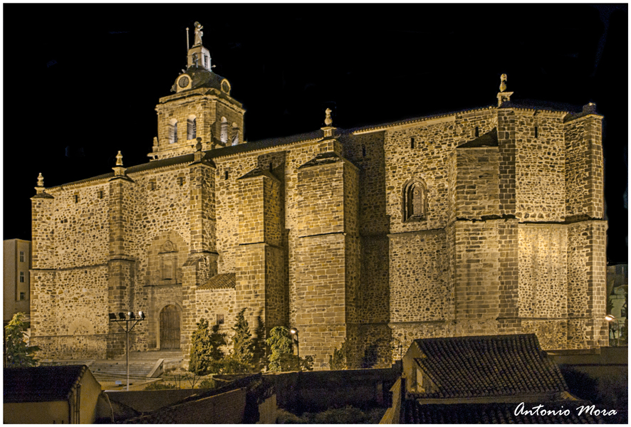 Puertollano. Iglesia de la Asunción. Puerta del Sol.