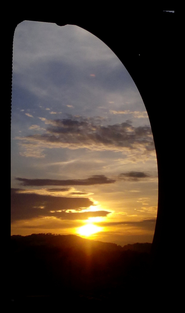 Puesta de sol desde la ventana