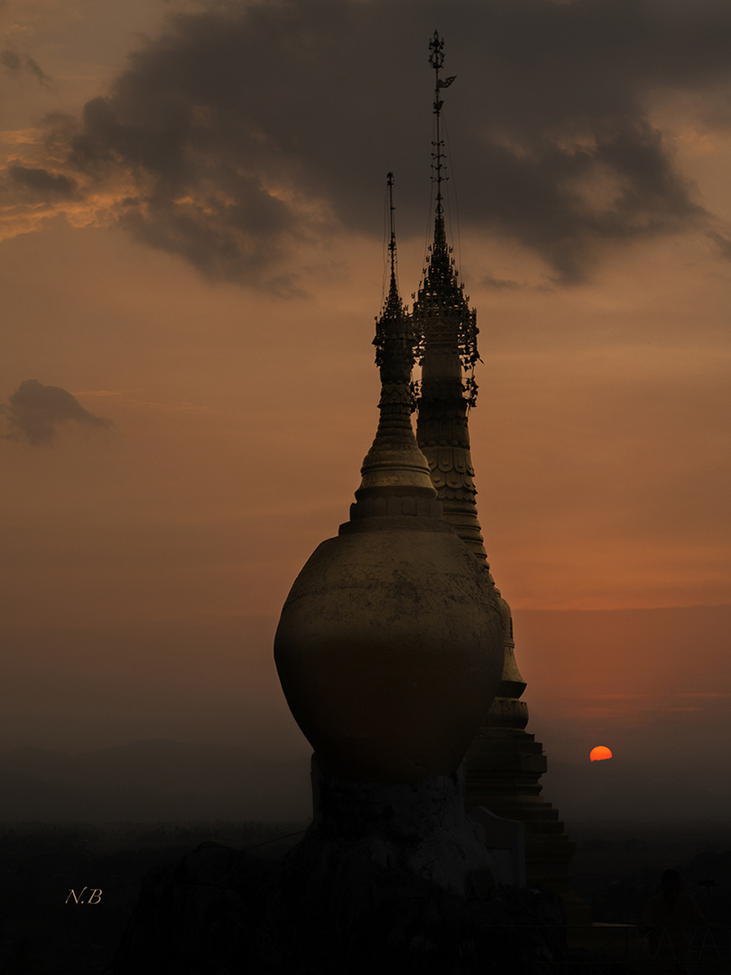 Puesta de sol en Birmania.