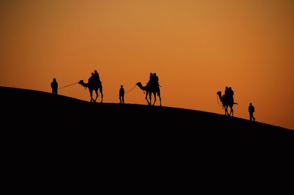 Puesta de sol en el desierto de thar