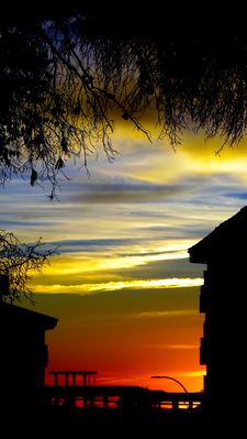 Puesta de Sol entre Edificios.