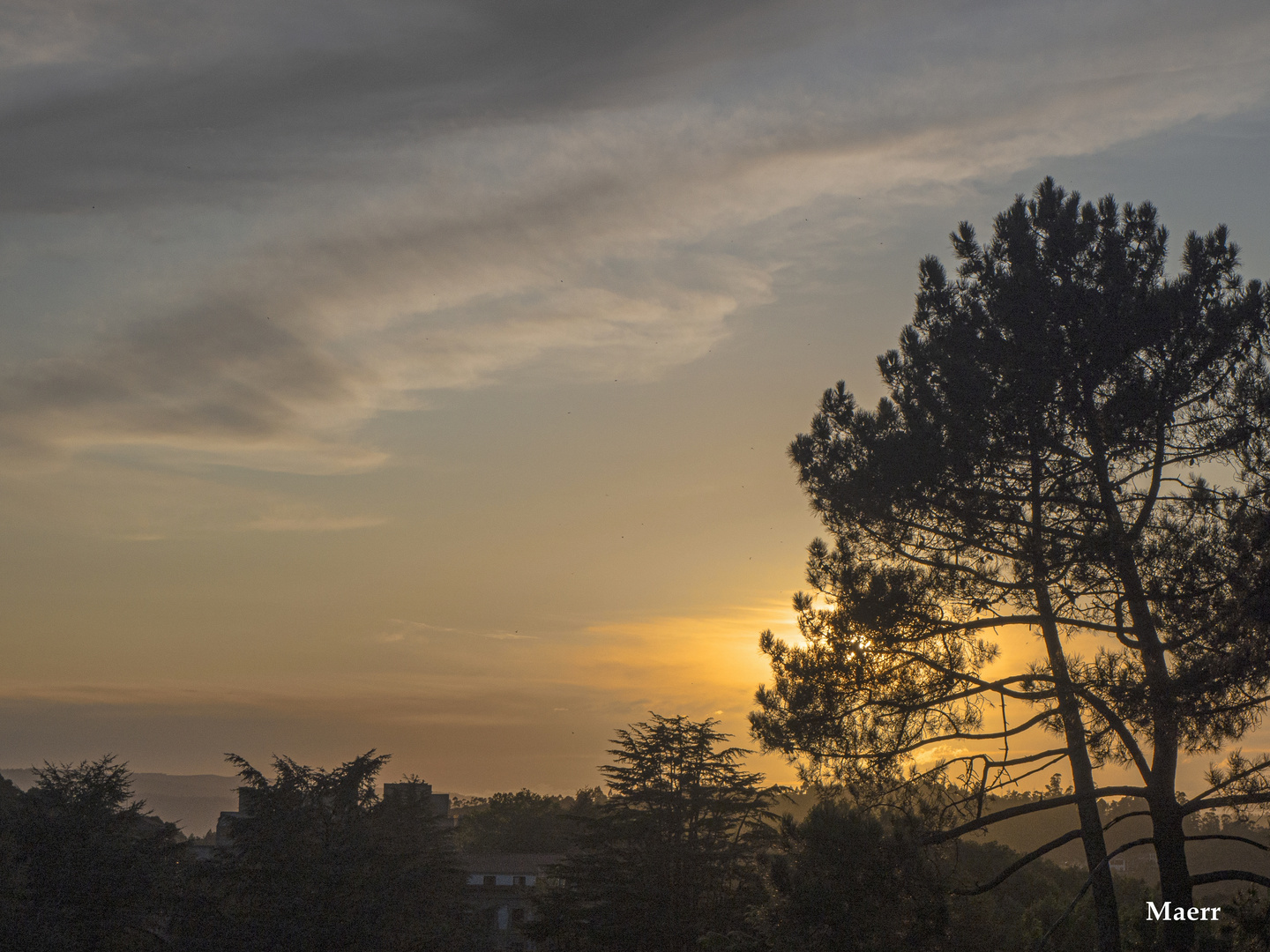 Puesta de sol otoñal en La Lameda.