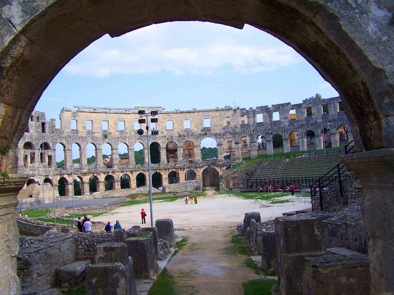 Pula, Amphitheater