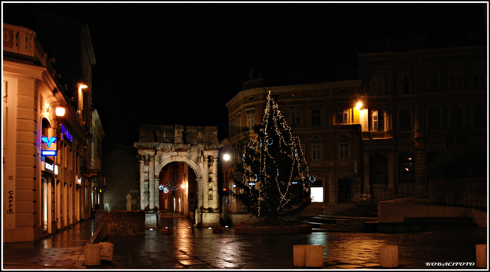 pula -croatia - night